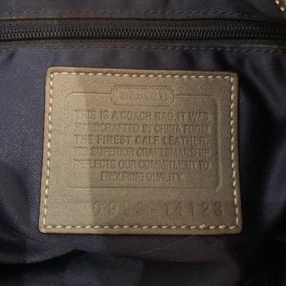 Coach Tribeca patent leather totebag , EXCELLENT condition! - Picture 5 of 8